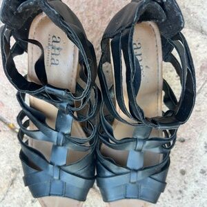 a.n.a Maxwell black wedges